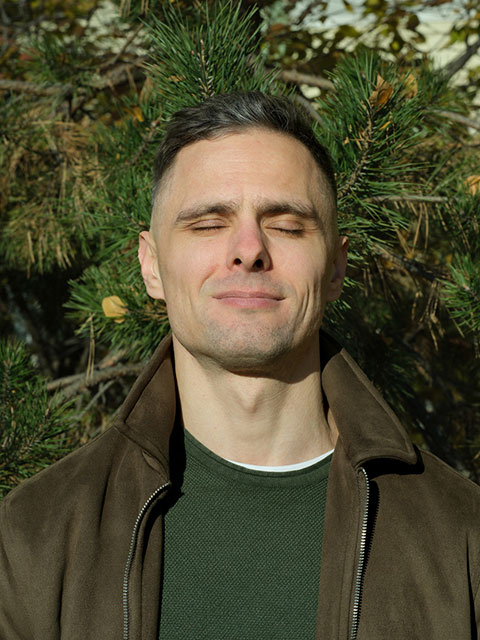 man meditating on first step for recovery from alcohol addiction